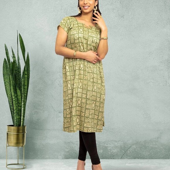 Green Printed Kurta | Tranquil Threads | Muvvas Boutique - Picture 4 of 5